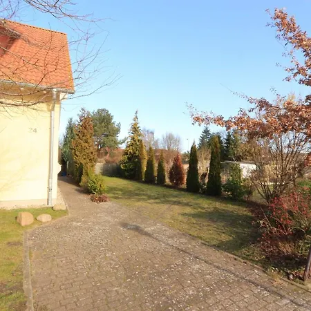 Ahorn Mit Garten In Apartament Zinnowitz