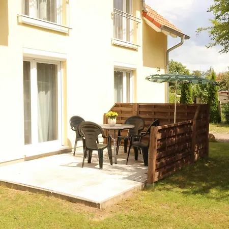 Ahorn Mit Garten In *