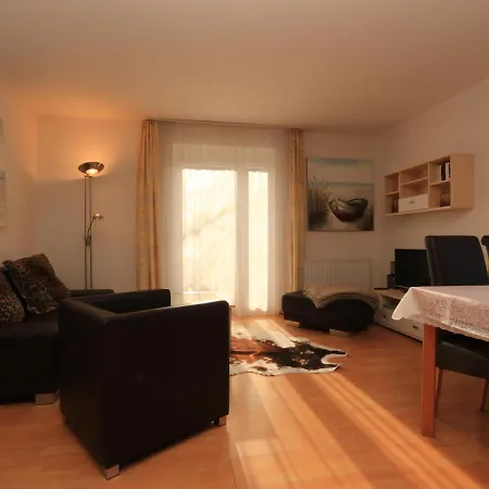 Ahorn Mit Garten In Zinnowitz