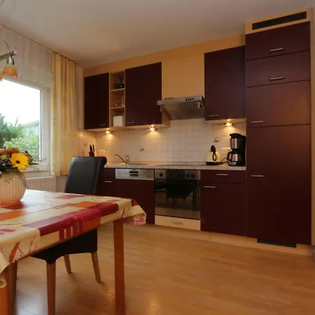 Apartment Ahorn Mit Garten In *