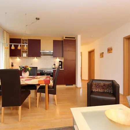Ahorn Mit Garten In Apartment Zinnowitz